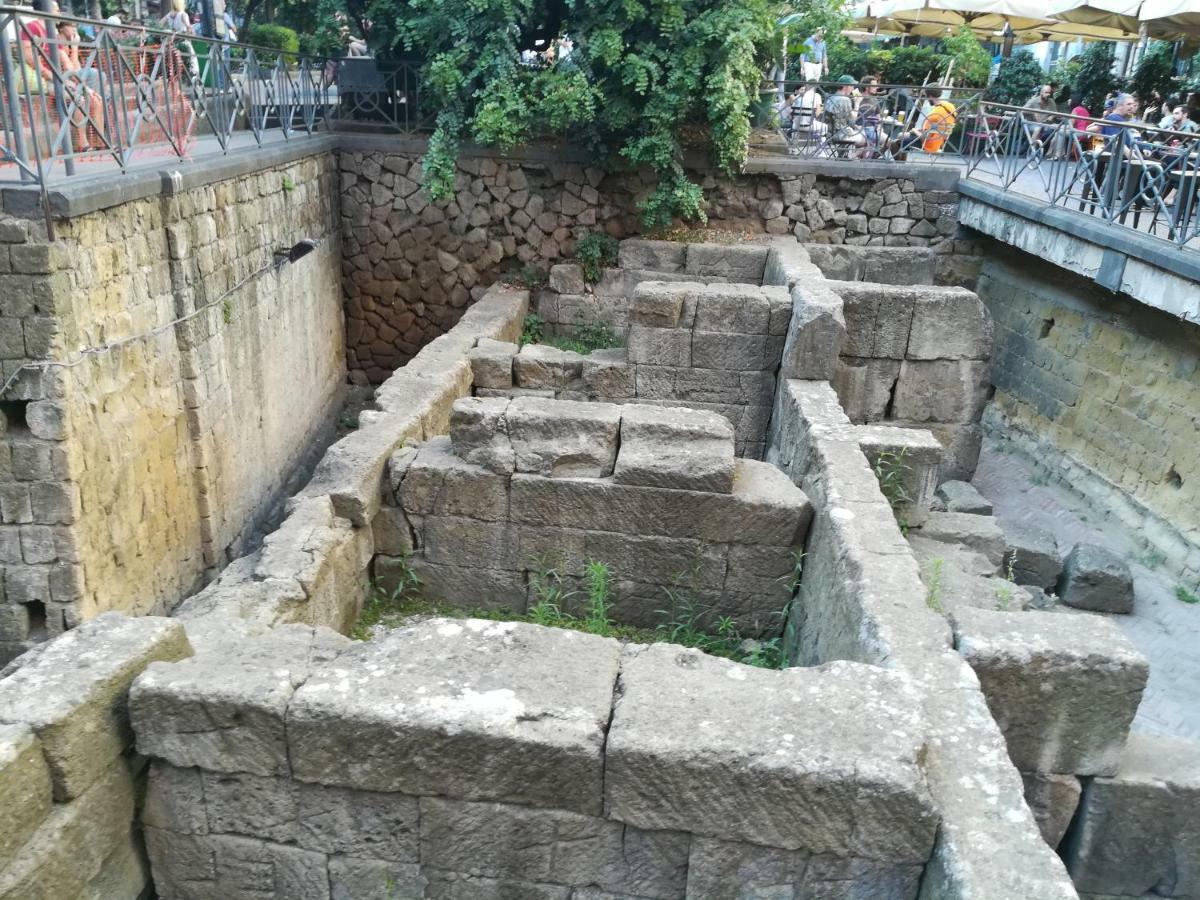 נאפולי "Dint E Viche E Napule" Guest House מראה חיצוני תמונה