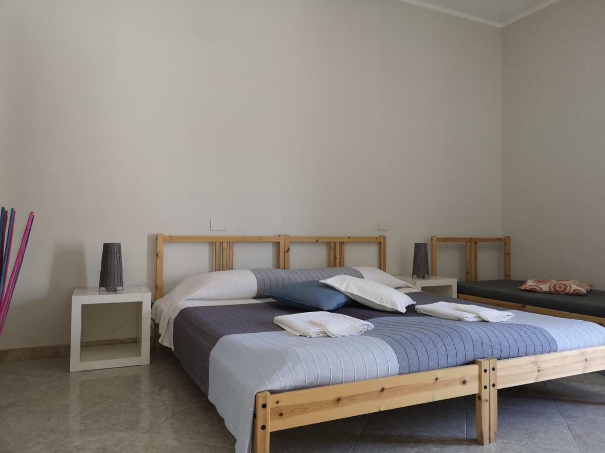 נאפולי "Dint E Viche E Napule" Guest House מראה חיצוני תמונה