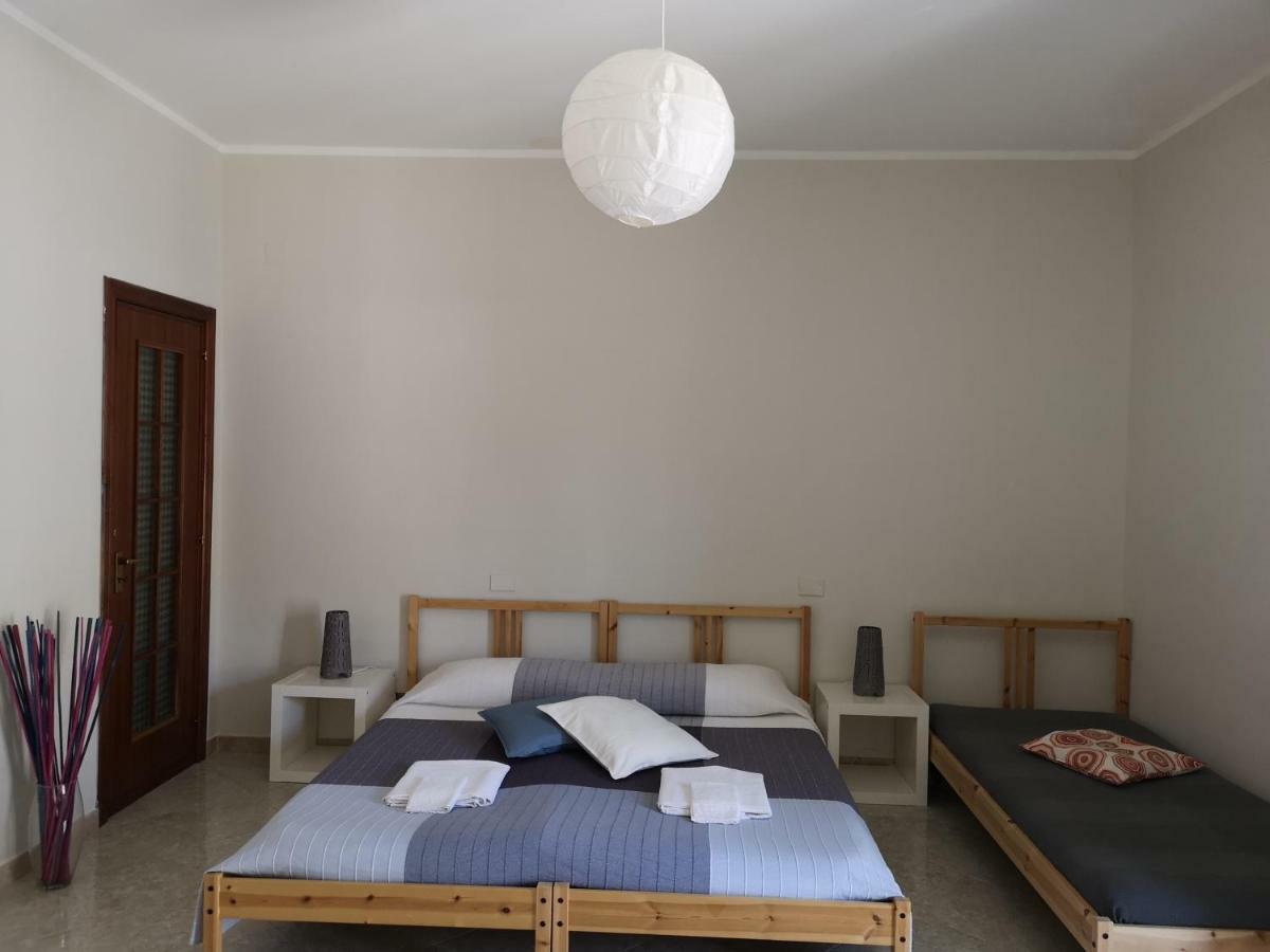 נאפולי "Dint E Viche E Napule" Guest House מראה חיצוני תמונה