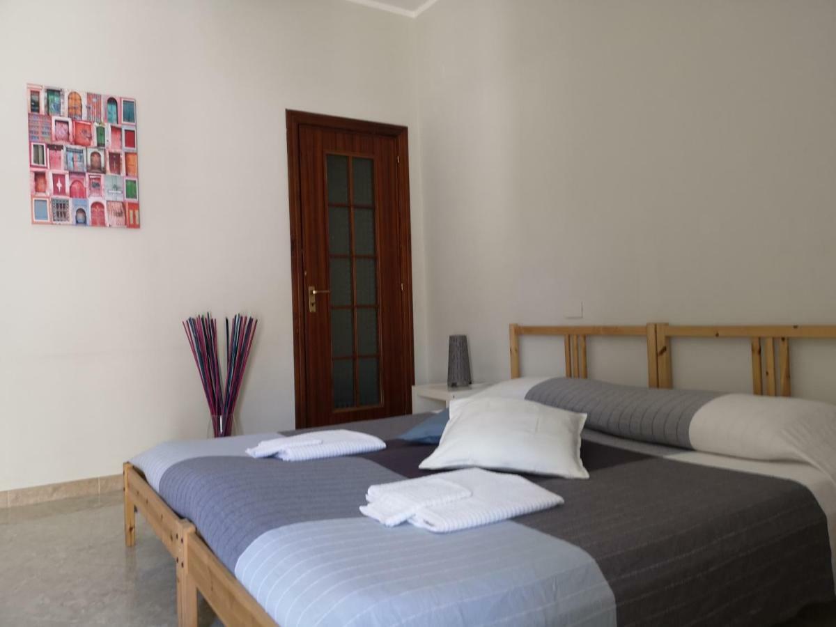 נאפולי "Dint E Viche E Napule" Guest House מראה חיצוני תמונה