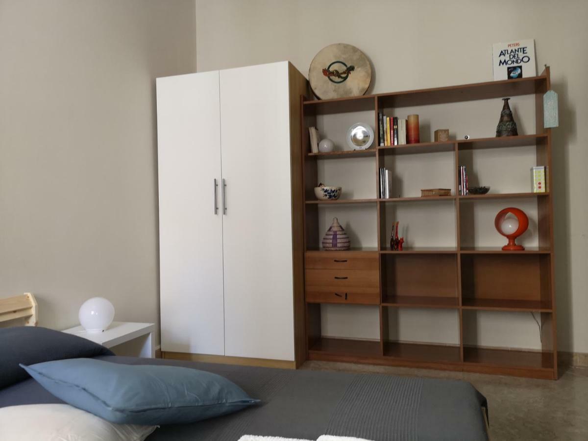 נאפולי "Dint E Viche E Napule" Guest House מראה חיצוני תמונה