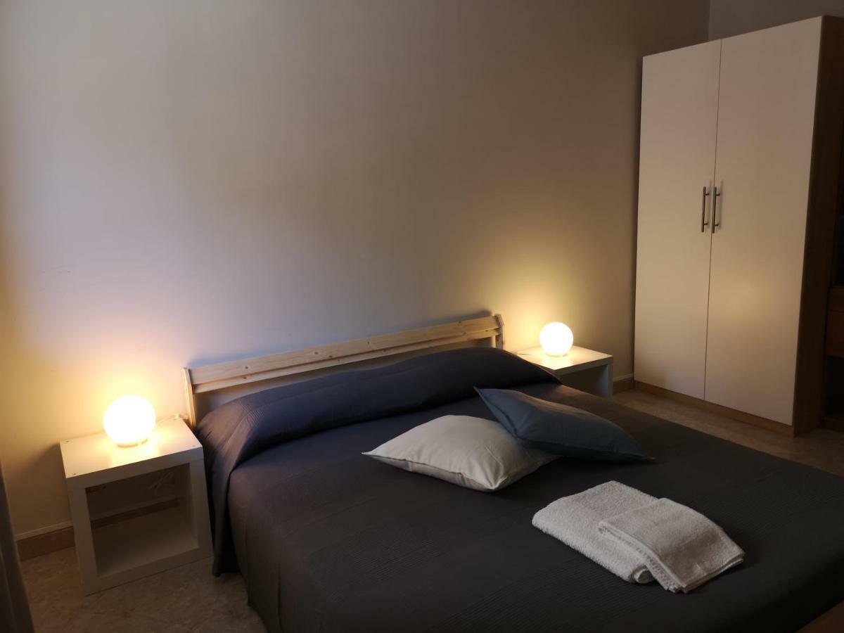 נאפולי "Dint E Viche E Napule" Guest House מראה חיצוני תמונה