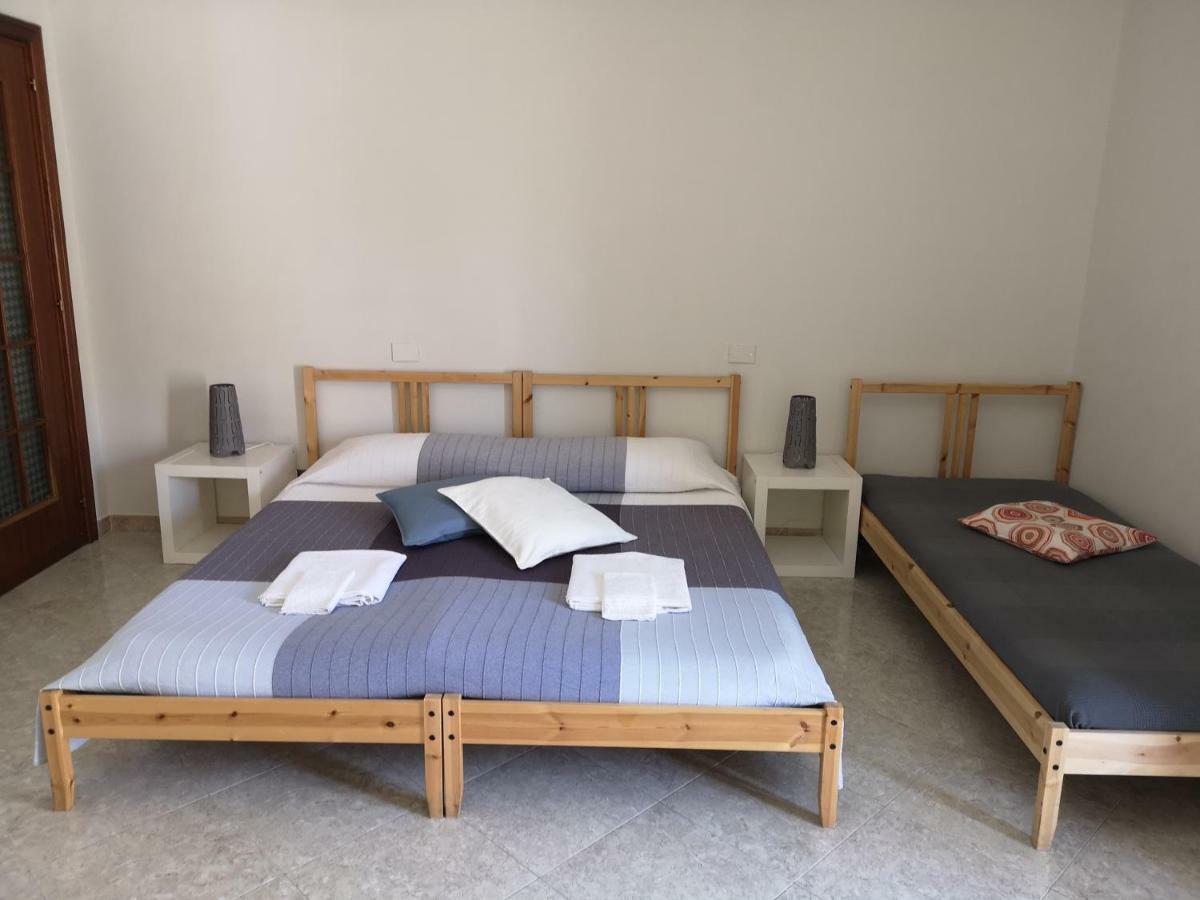 נאפולי "Dint E Viche E Napule" Guest House מראה חיצוני תמונה